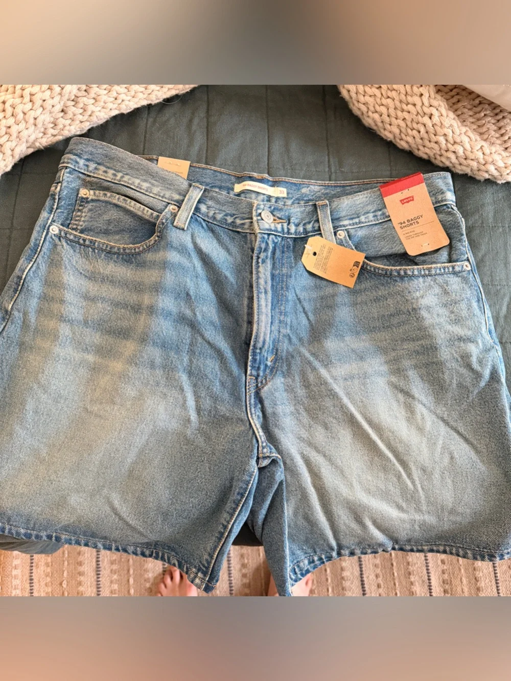 Levis nwt color